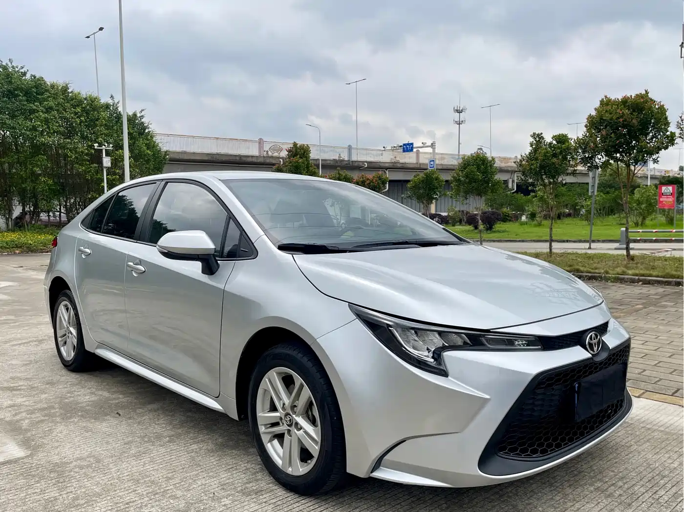 Toyota Levin 2021 185T CVT Progressive Edition фото 3