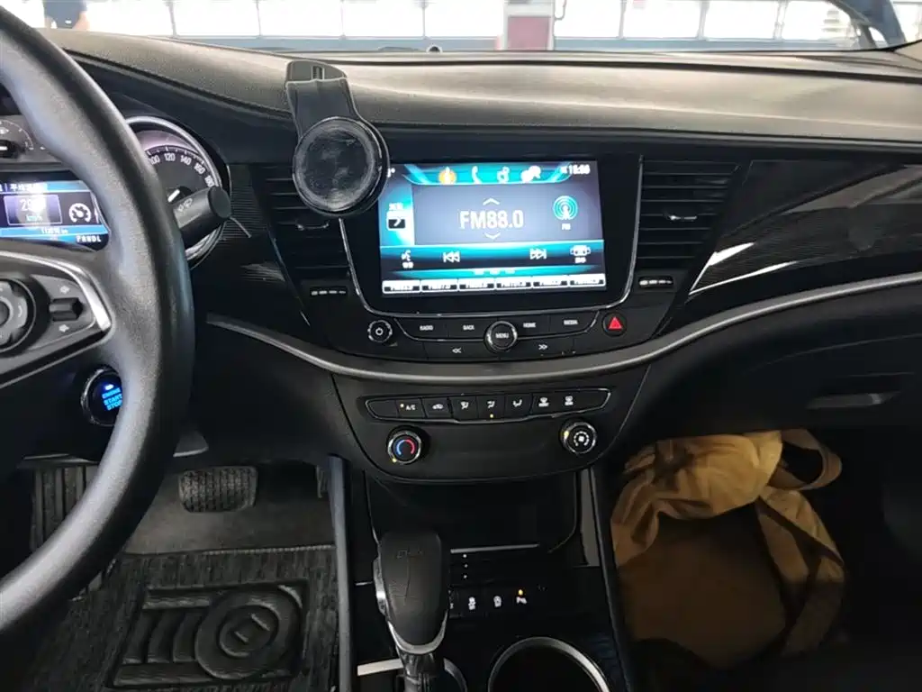 Buick Verano 2017 Sedan 20T DCT Leading фото 13