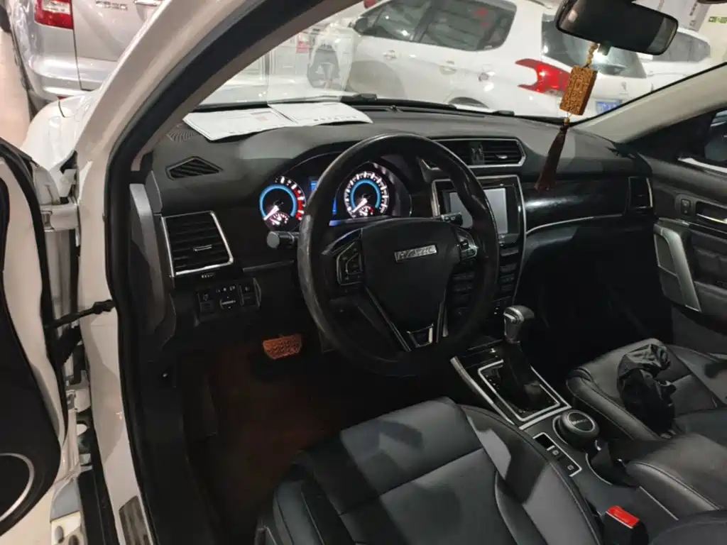 Фото 10 - Haval H2