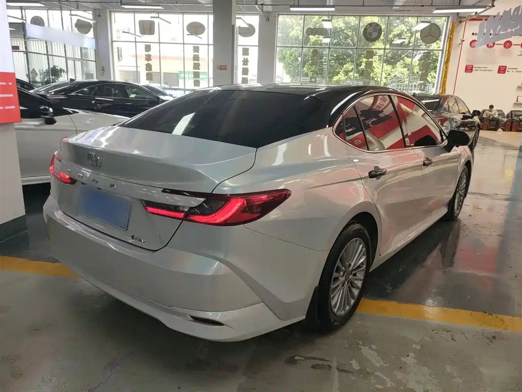 Toyota Camry 2024 Hybrid 2.0HGVP Luxury Edition фото 7