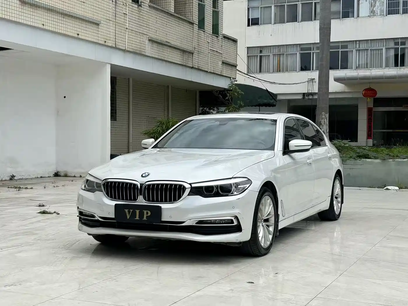 BMW 5 Series 2019 525Li Luxury Package