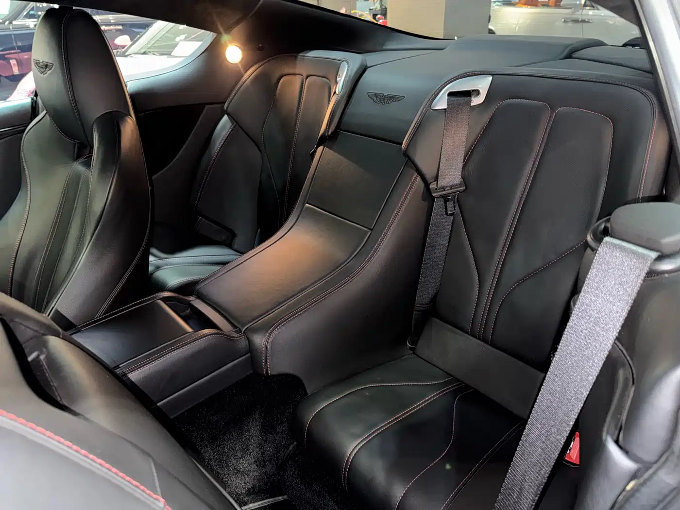 Aston Martin DB9 2014 6.0L Carbon Black Coupe фото 16