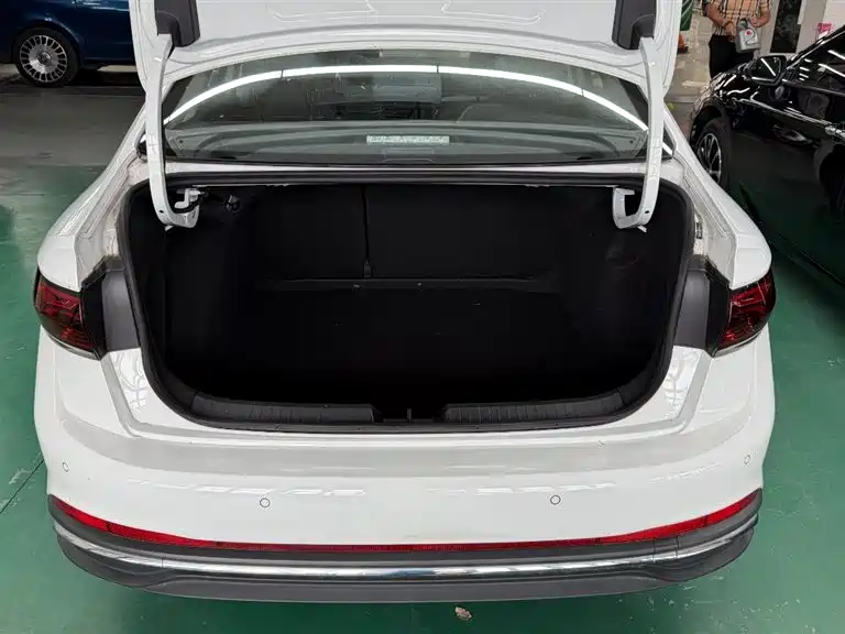 Volkswagen Sagitar 2024 200TSI DSG Flying Edition фото 13