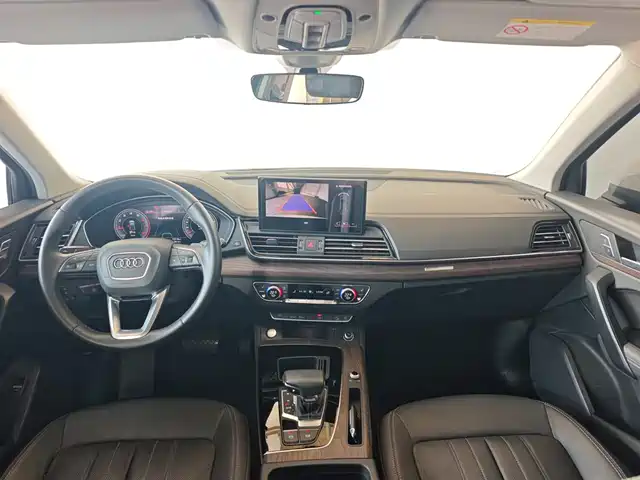 Audi Q5L 2024 Model 40 TFSI Luxury Elegance — фото 5