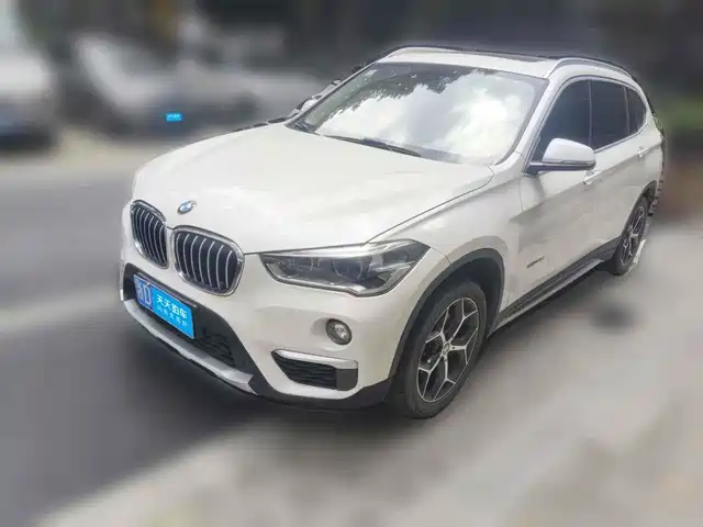 BMW X1 2018 sDrive18Li Premium Model — фото 1