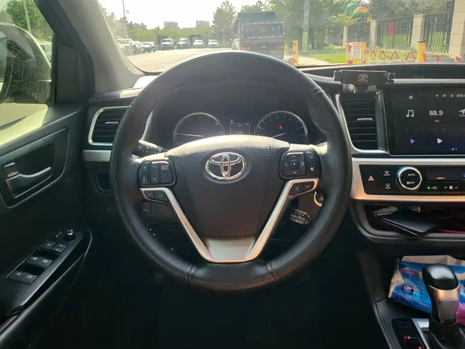 Toyota Highlander 2018 2.0T 4WD Premium 7-seater (China V) фото 15