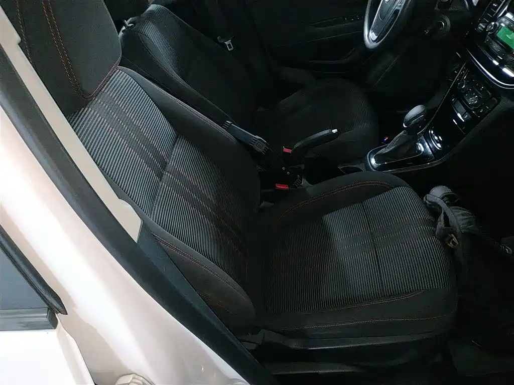 Buick Encore 2016 18T Automatic 2WD Urban Leading фото 20