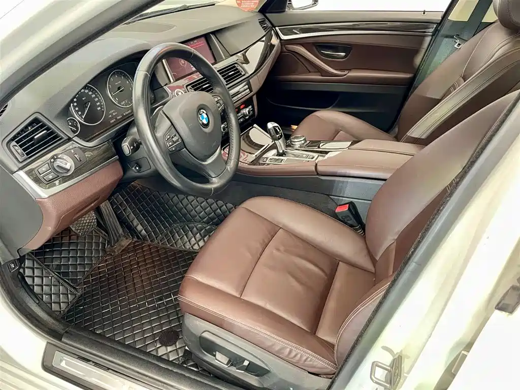 BMW 5 Series 2014 525Li Luxury Design Package фото 6