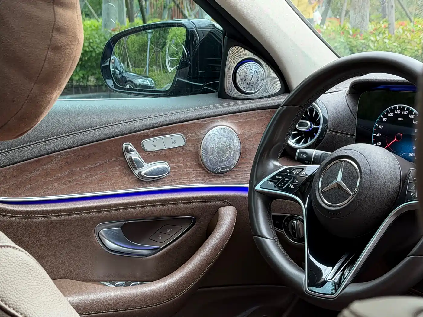 Mercedes-Benz E-Class 2022 Second Facelift E 300 L Luxury фото 12