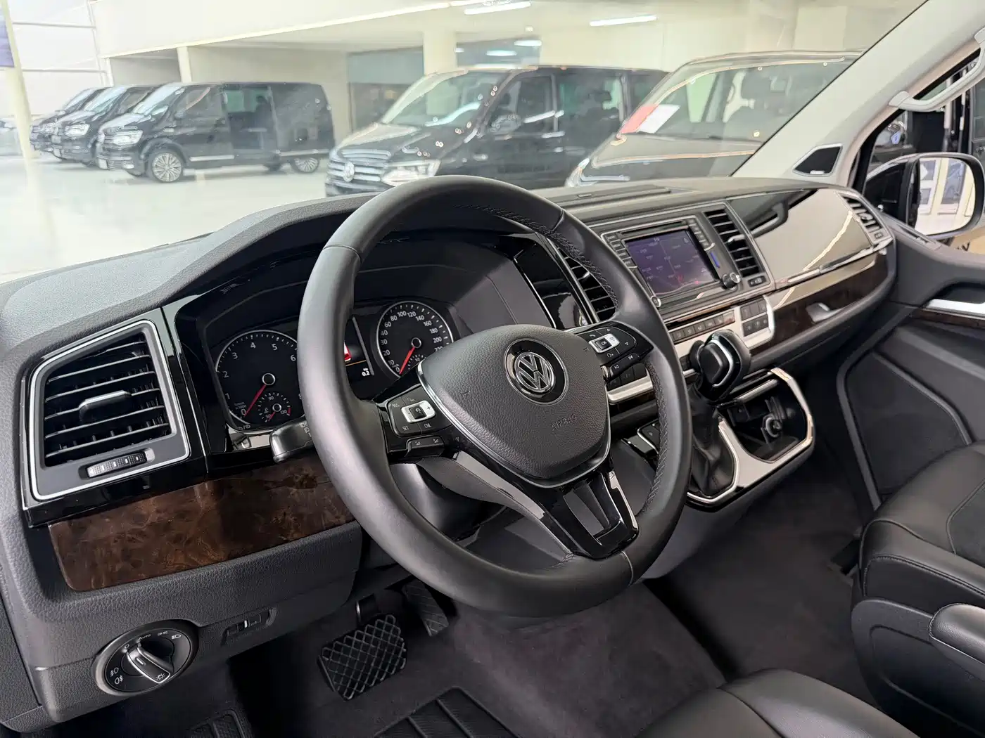 Volkswagen Multivan 2019 2019 2.0TSI 4WD Premium 7-seater