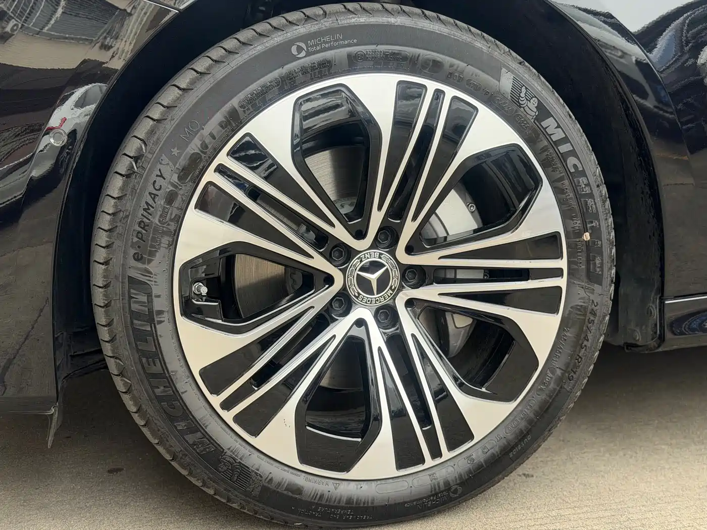 Mercedes-Benz E-Class 2026 E 300 L Luxury фото 13