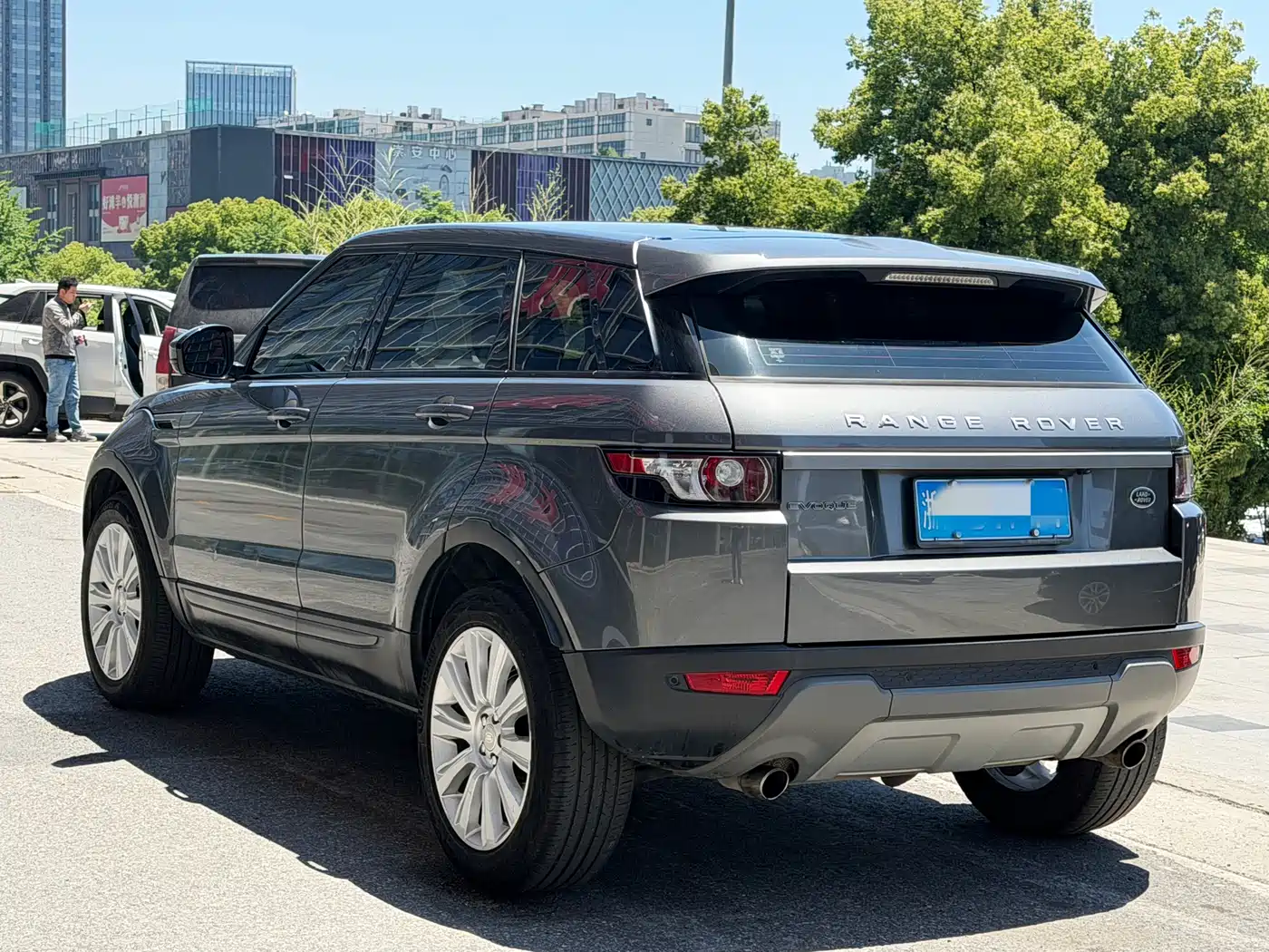 Land Rover Range Rover Evoque 2015 2.0T 5-Door Intelligent Edition фото 3