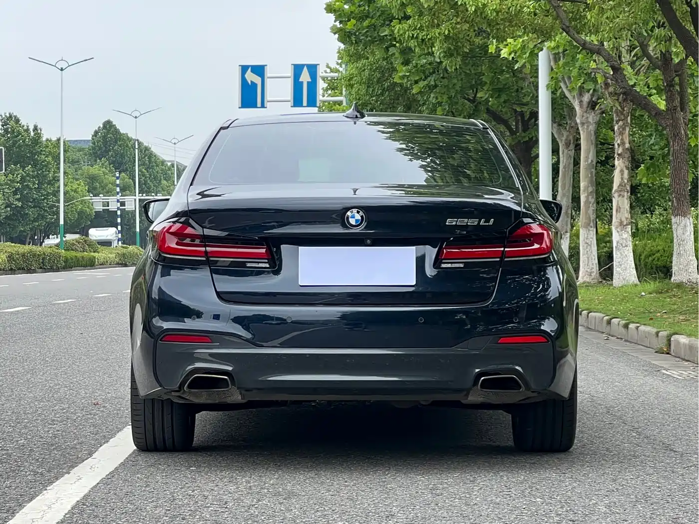 BMW 5 Series 2020 525Li M Sport Package фото 4
