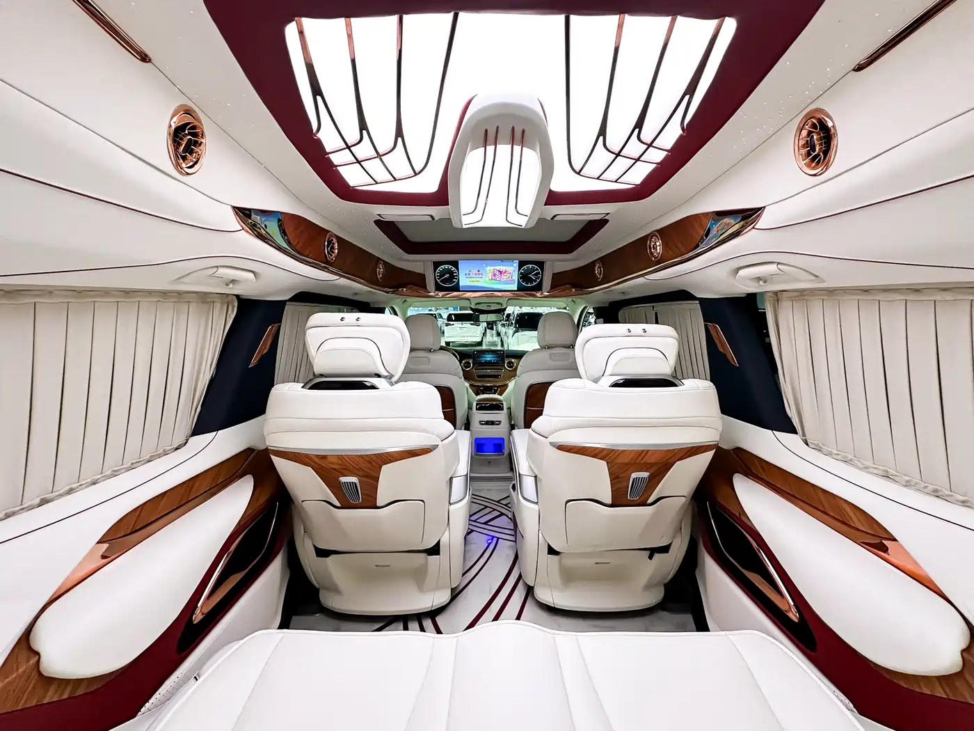 Mercedes-Benz V-Class 2022 V 260 L Long Wheelbase Luxury Edition фото 16