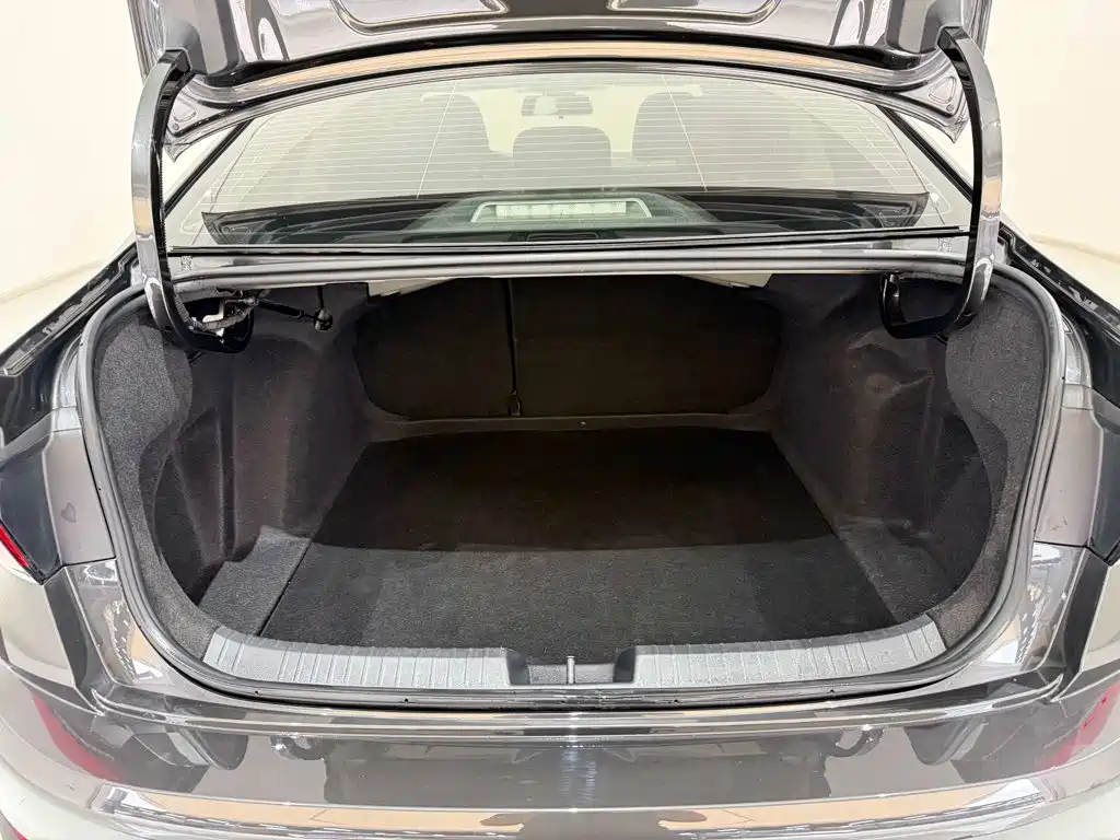 Volkswagen Sagitar, миниатюра 25