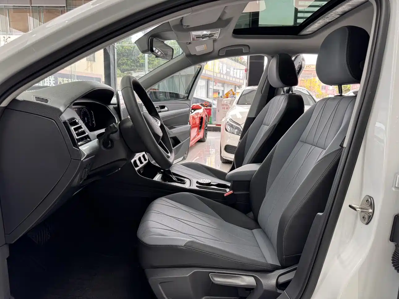 Volkswagen Lavida 2024 Model 1.5L Automatic Starlight 5 Million Edition фото 7
