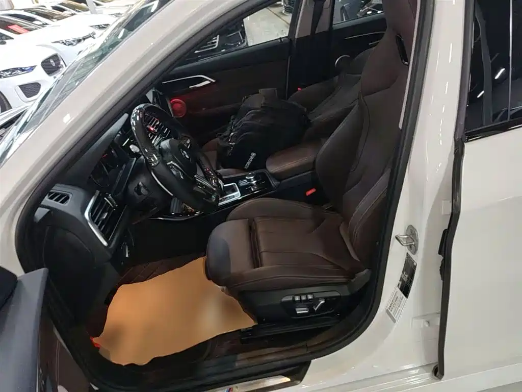BMW 1 Series 2022 125i M Sport Shadow Edition фото 15