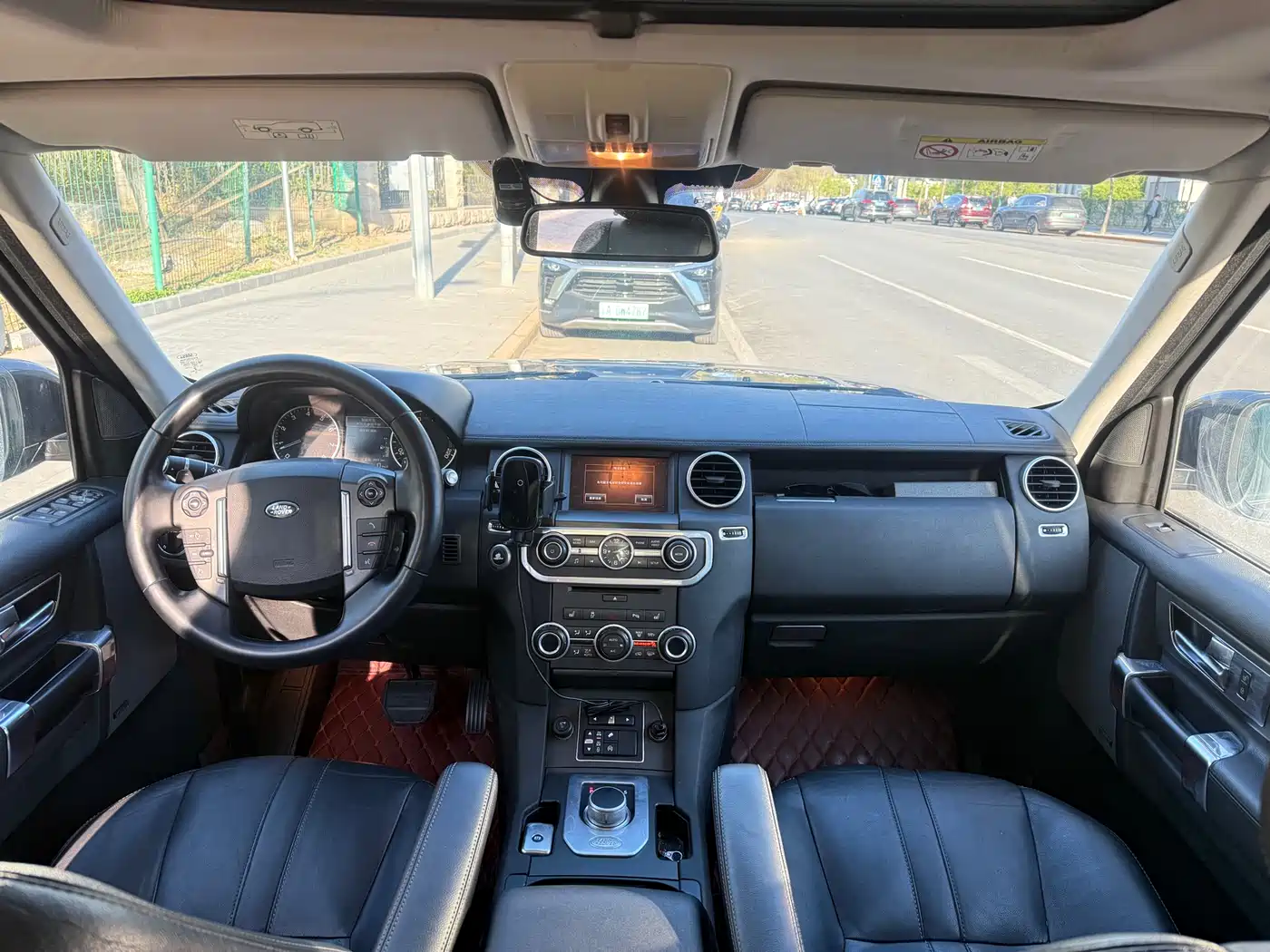 Land Rover Discovery 2016 3.0 SC V6 HSE фото 10