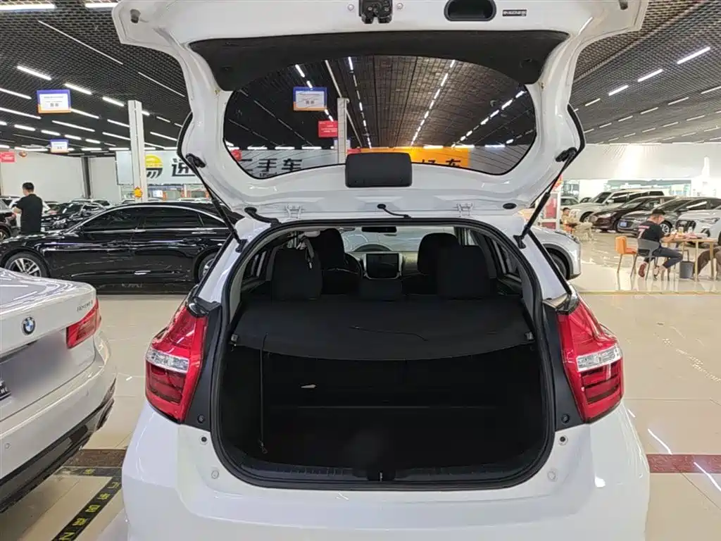 Toyota YARiS L Zhi Xuan 2016 Facelift 1.5E CVT Charming Edition фото 19