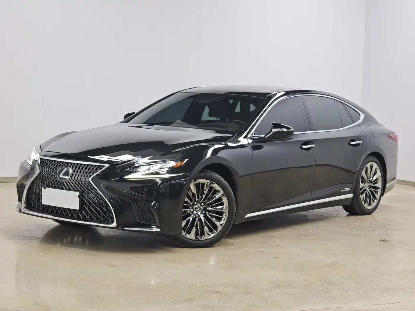 Lexus LS 2018 500h Executive Edition China V