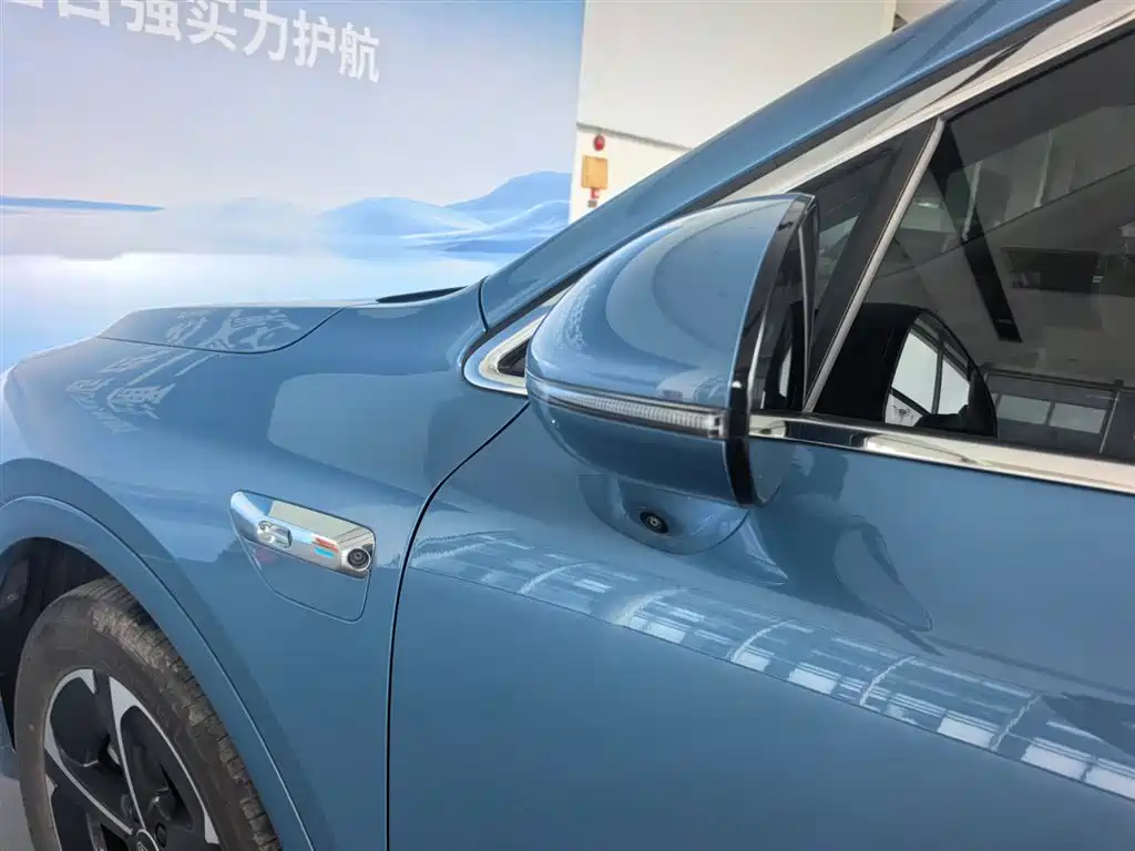 Photo 13 - Shangjie SUV