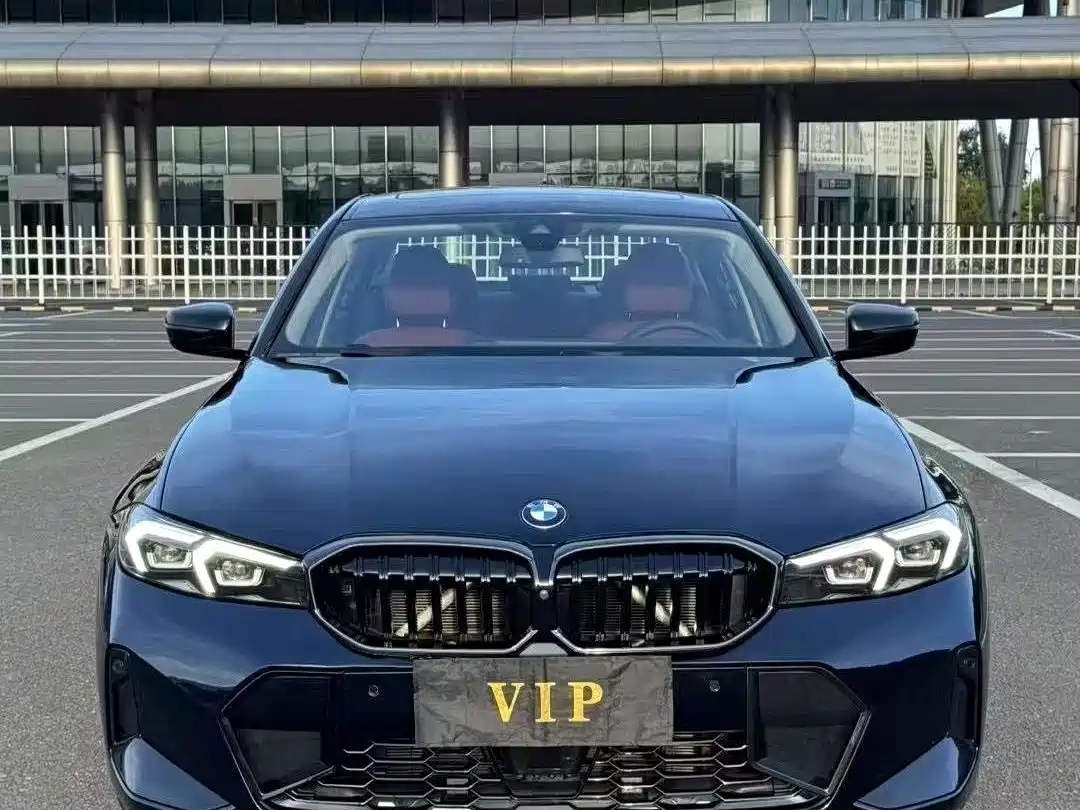 BMW 3 Series 2025 330Li M Sport Night Edition фото 4