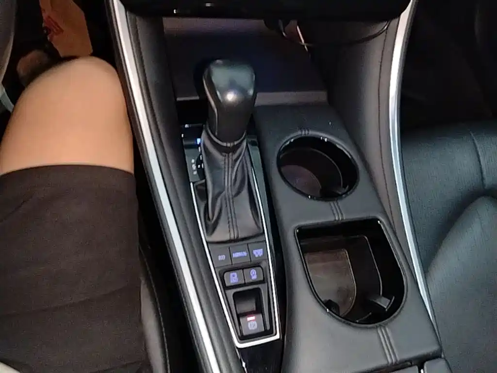 Toyota Avalon 2022 2.5L Progressive Edition фото 14