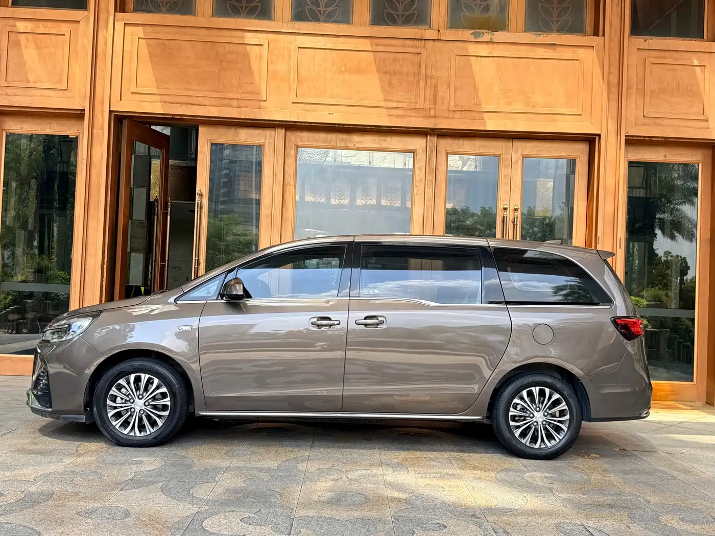 Фото 5 - Buick GL8