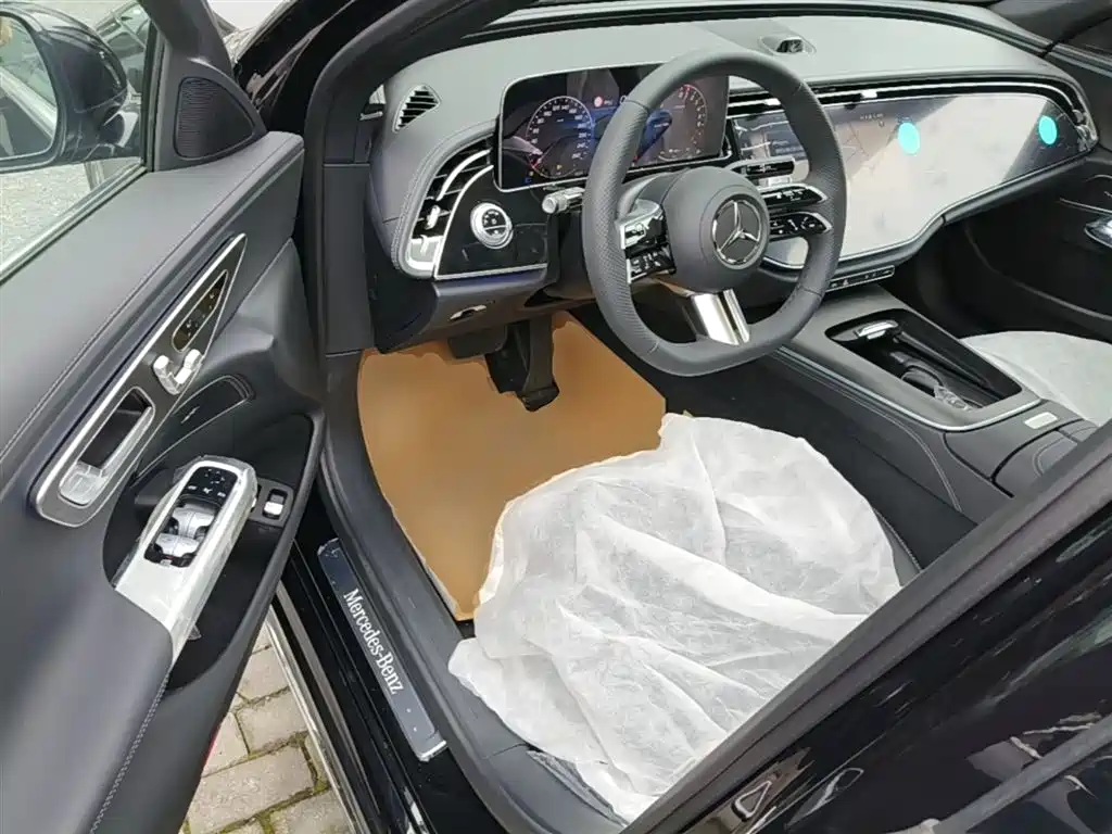 Mercedes-Benz E-Class New Energy 2023 E 350 e L Plug-in Hybrid Sport Sedan фото 16