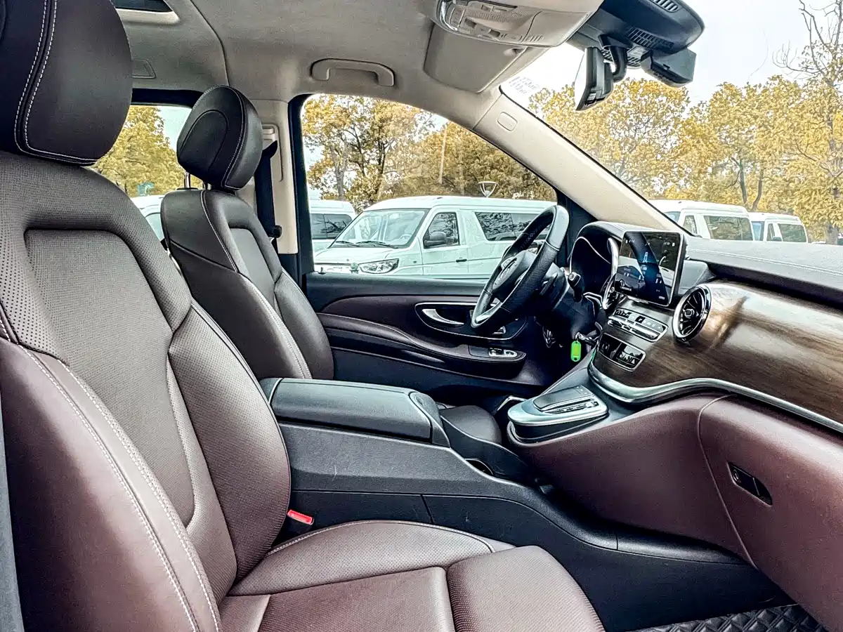 Mercedes-Benz V-Class 2022 V 260 L Long Wheelbase Luxury Edition фото 7
