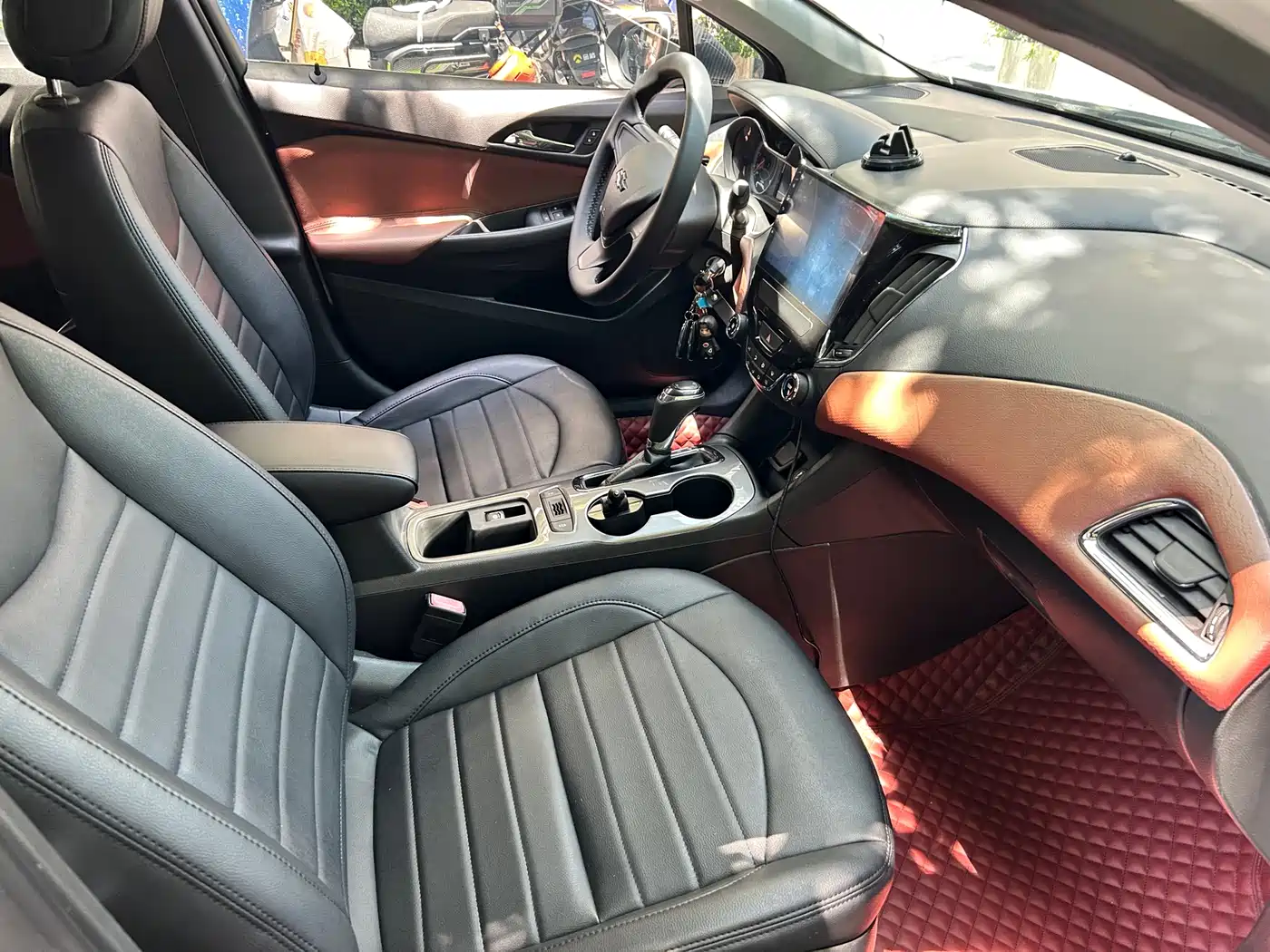 Chevrolet Cruze 2017 1.5L Automatic Pioneer Sunroof фото 8