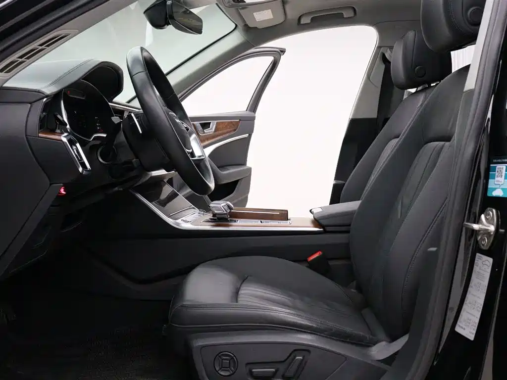 Audi A6 (Import) 2021 allroad quattro Explorer 55 TFSI Premium Off-road фото 2