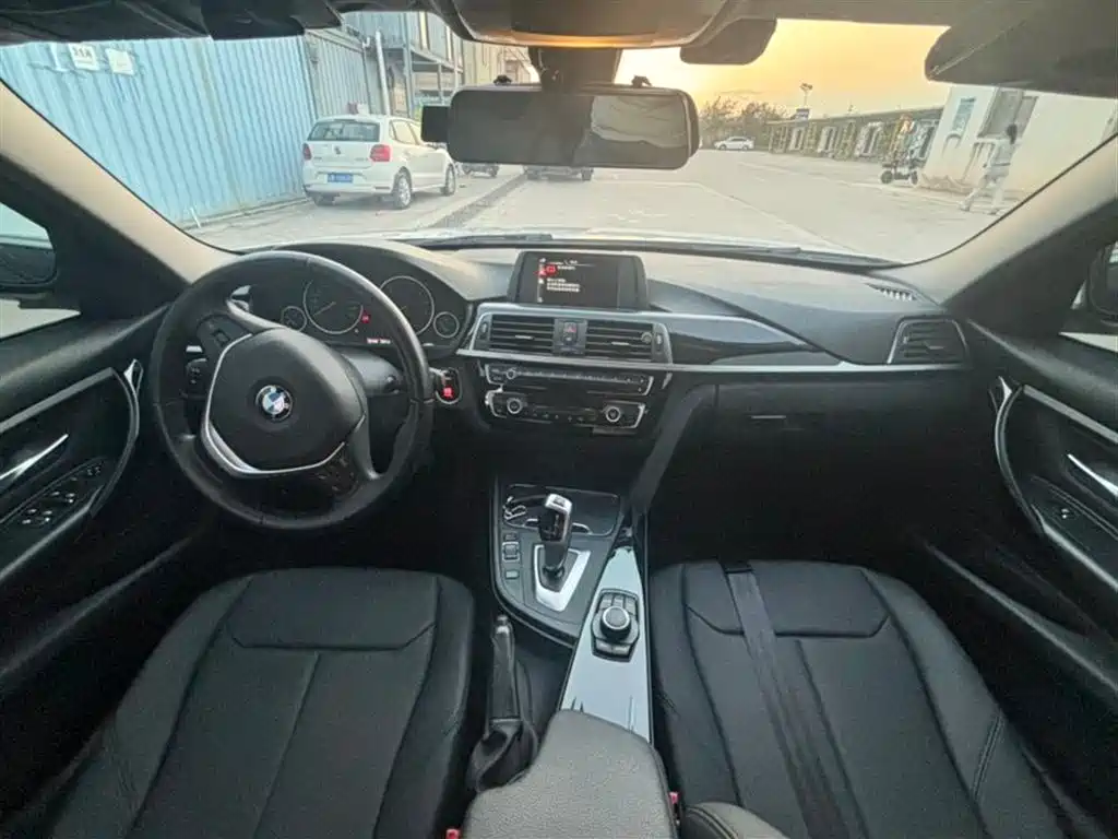 BMW 3 Series 2017 320Li Fashion фото 8