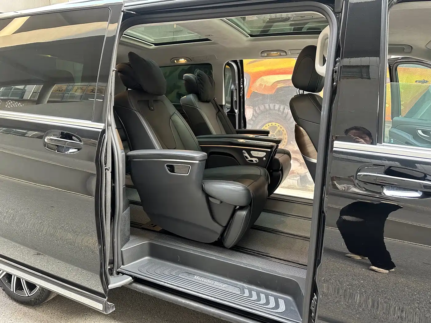 Mercedes-Benz V-Class 2022 V 260 L Long Wheelbase Luxury Edition фото 10