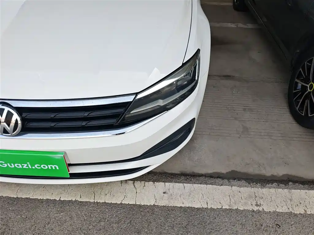 VOLKSWAGEN LINGDU