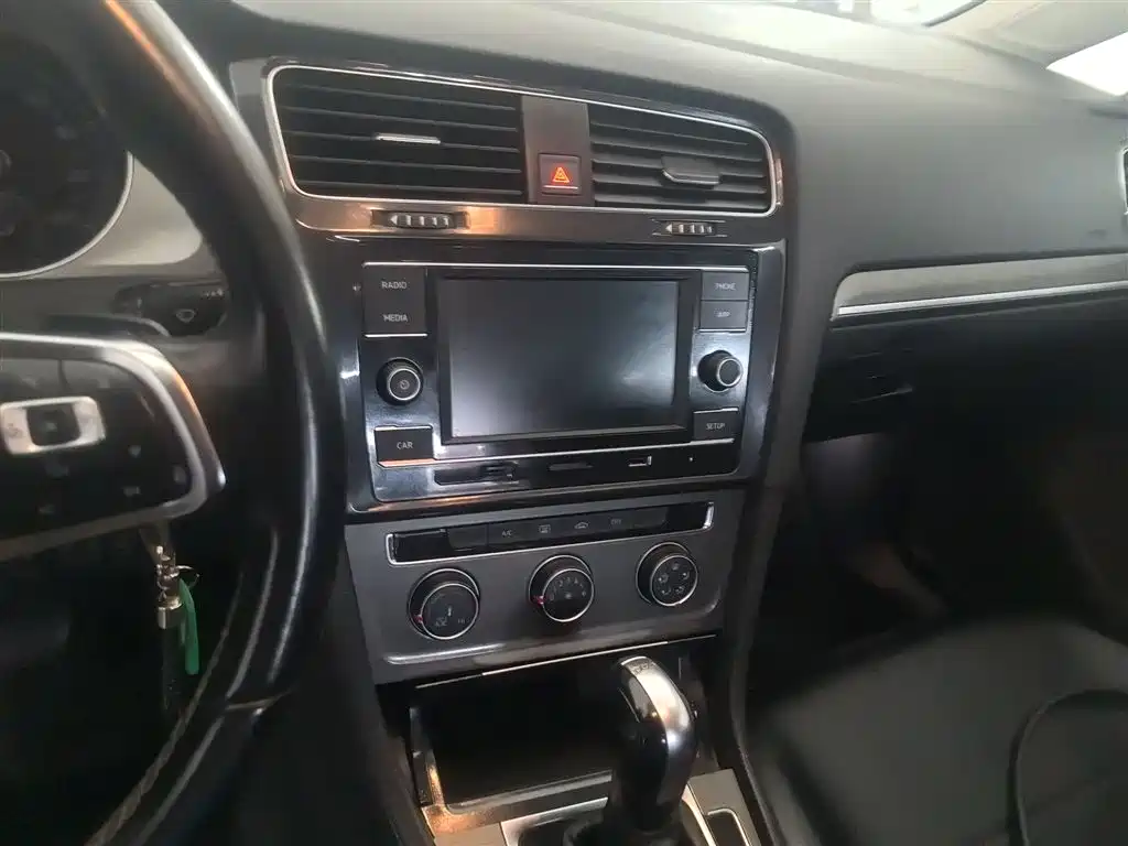 Volkswagen Golf 2016 230TSI Automatic Comfort фото 13