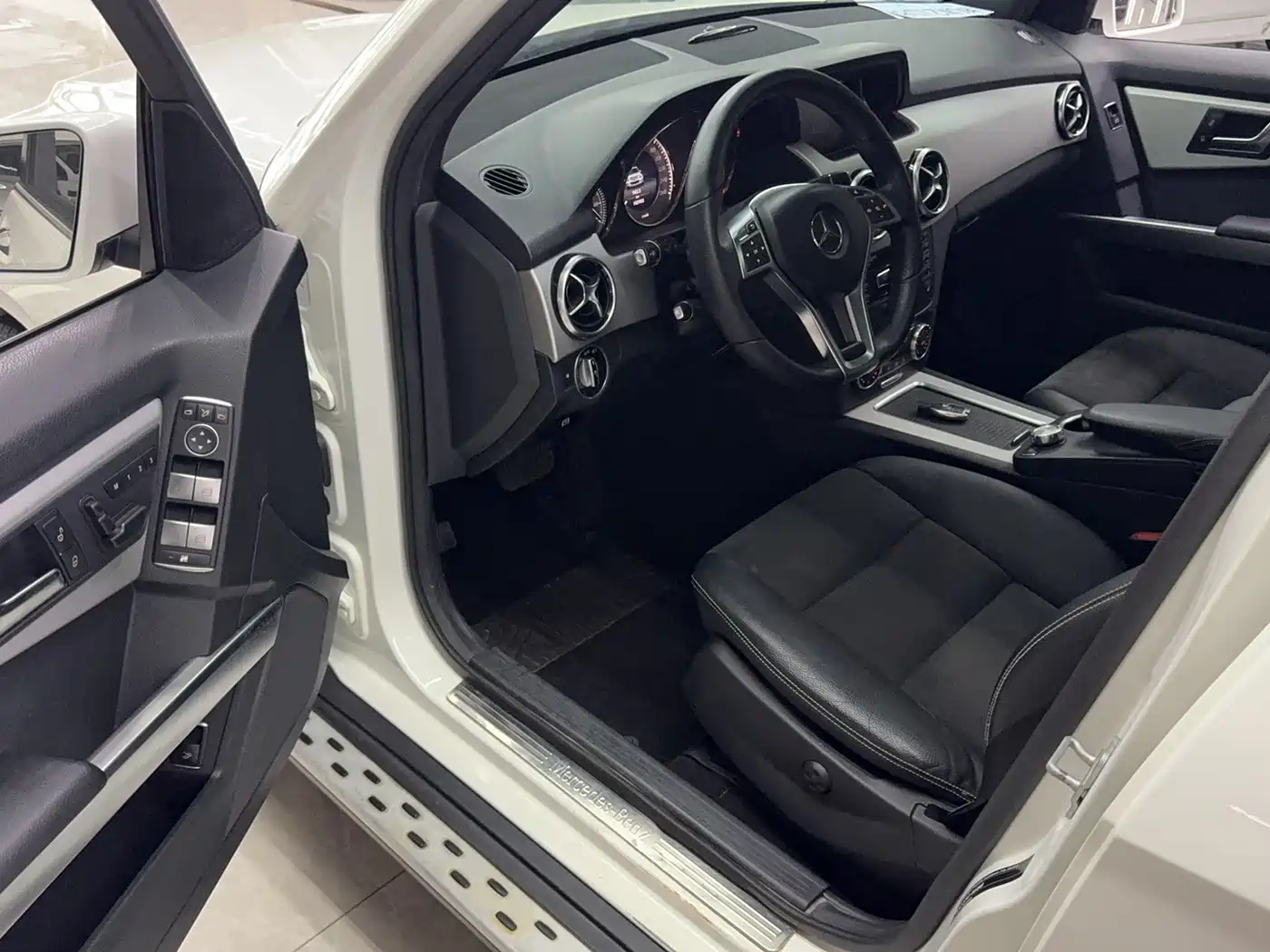 Mercedes-Benz GLK-Class 2015 GLK 300 4MATIC Fashion Ultimate Edition фото 12