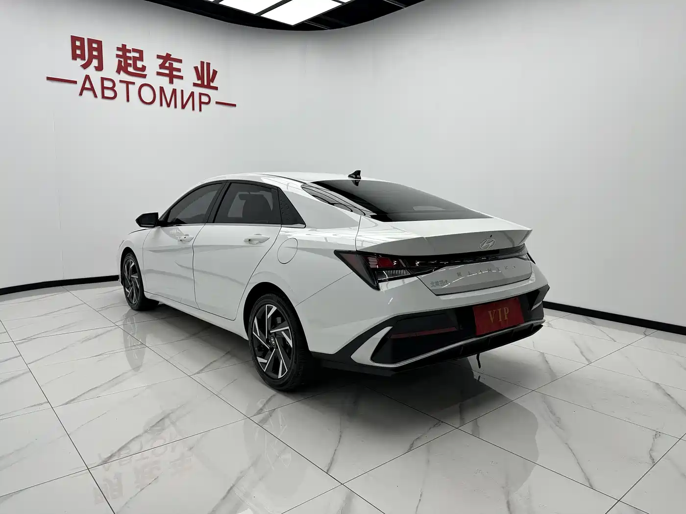 Hyundai Elantra 2023 1.5L CVT GLX Elite Edition фото 8