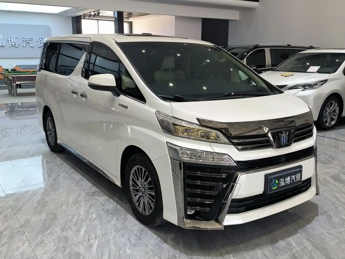 Toyota Vellfire 2023 Crown Hybrid 2.5L HV Ultimate фото 3