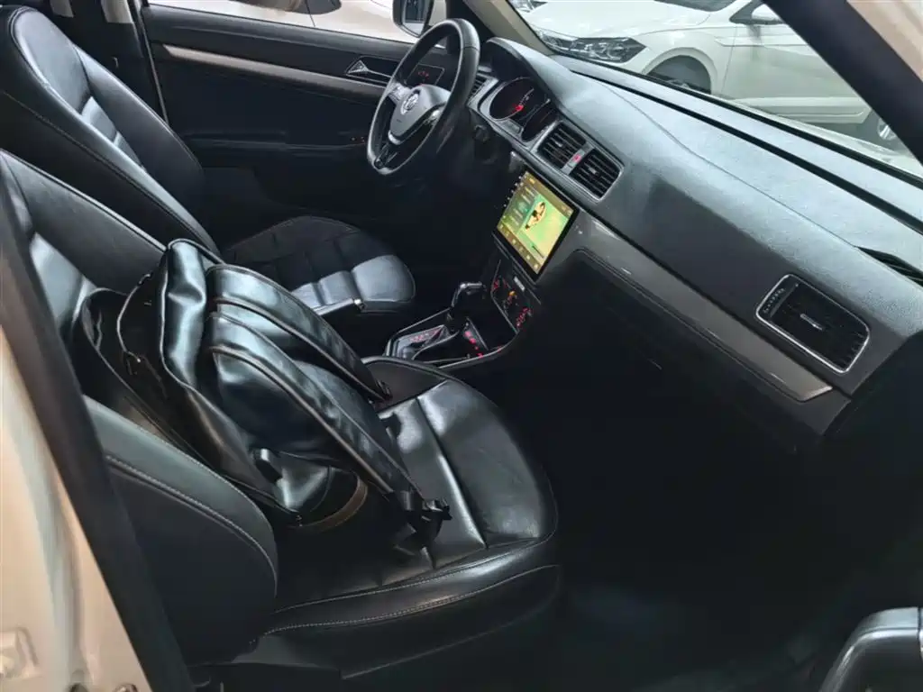 Volkswagen Lavida Tour 2017 230TSI DSG Comfort Edition фото 25