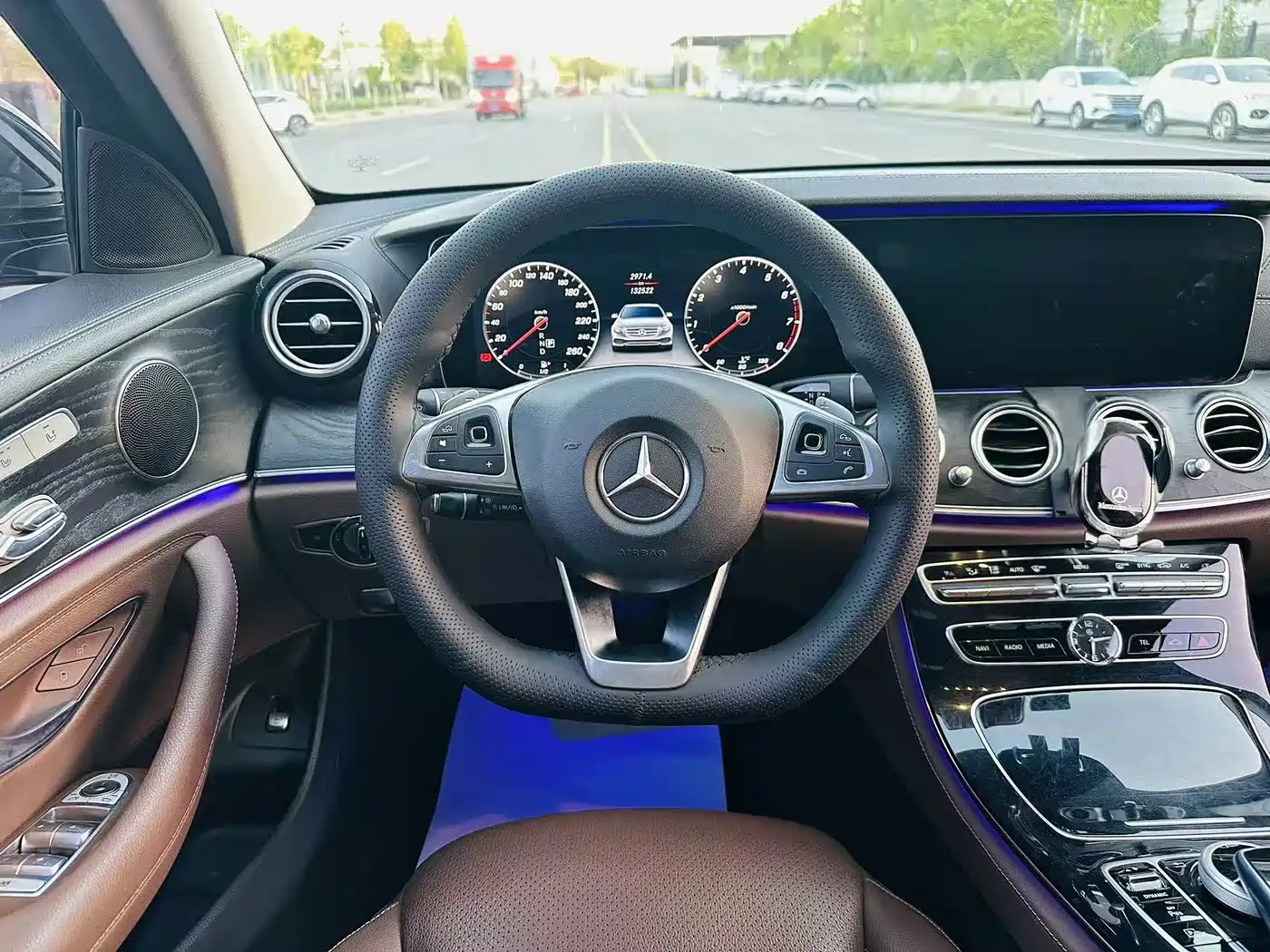 Mercedes-Benz E-Class 2017 E 300 L Sport Fashion фото 9