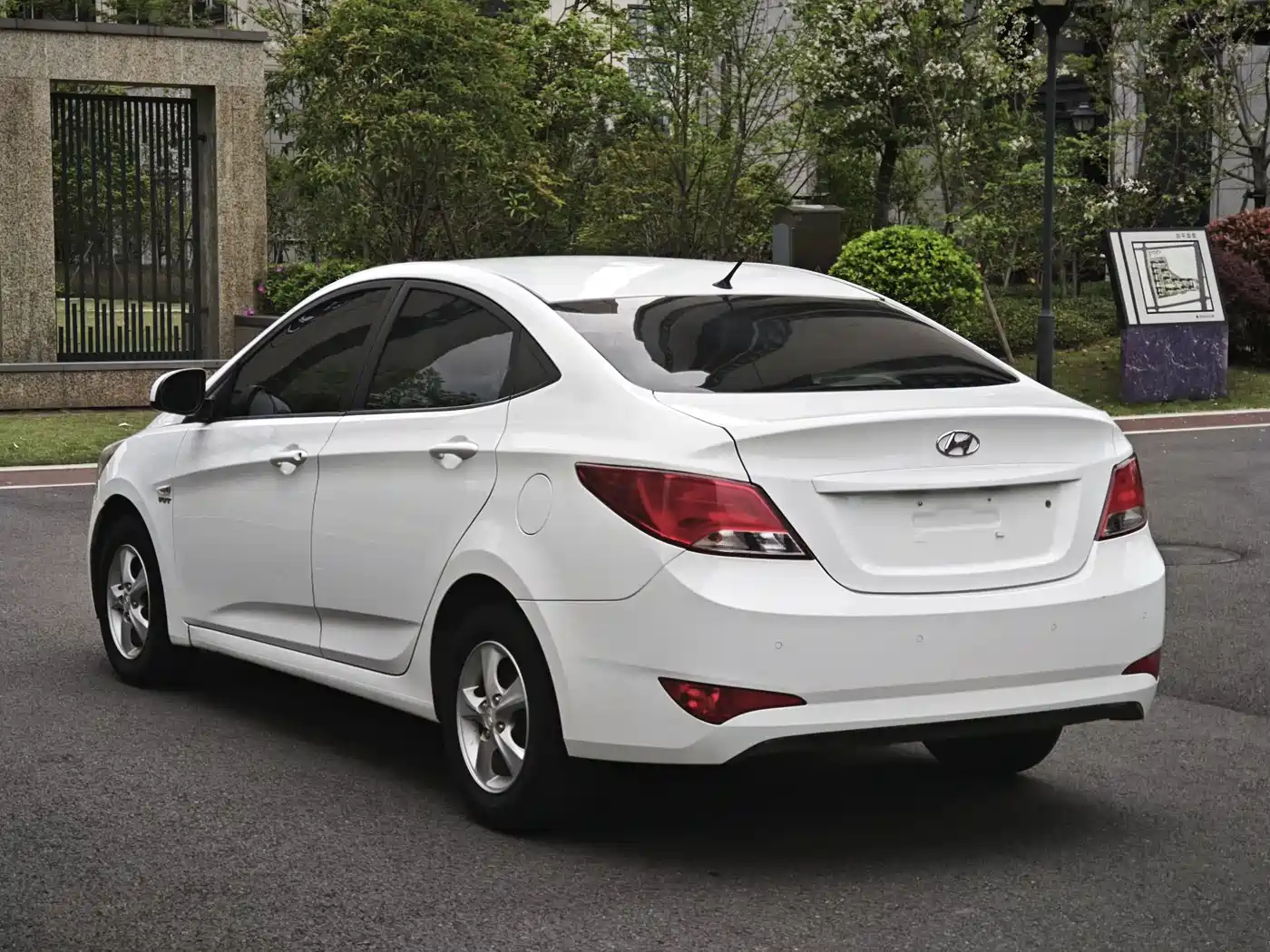Hyundai Verna 2014 1.4L Automatic Smart GLS фото 6