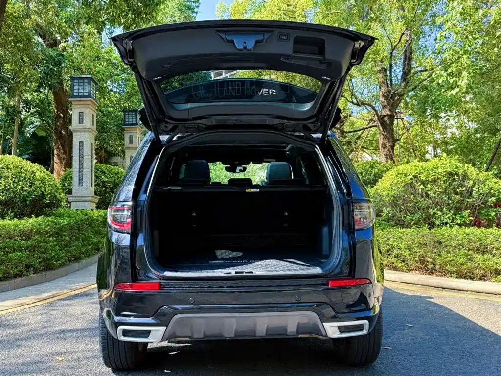 Land Rover Discovery Sport 2022 Model 249PS R-Dynamic SE Performance Tech Edition 5-Seater фото 6