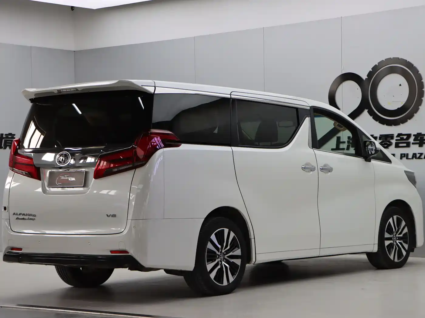 Toyota Alphard 2018 Facelift 3.5L Premium Edition фото 6