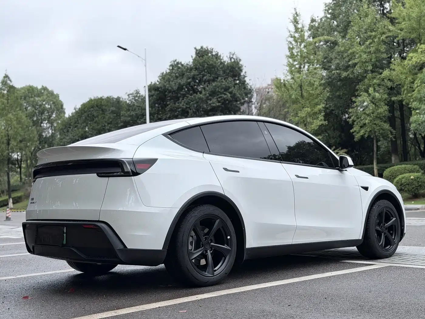 Tesla Model Y 2026 2026 Rear-Wheel Drive