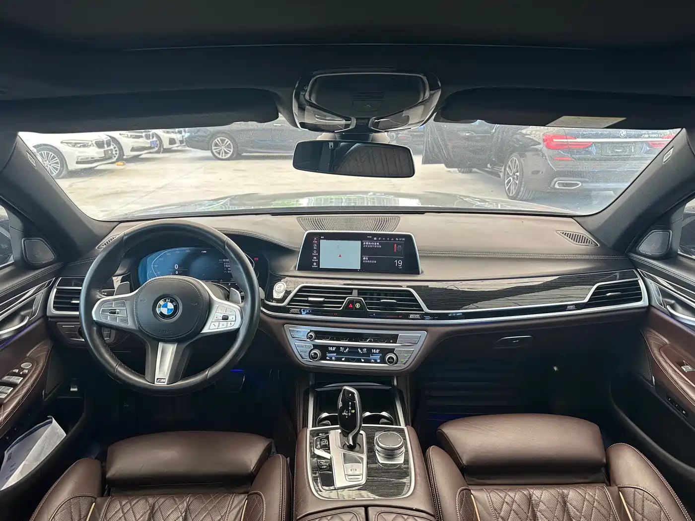 BMW 7 Series 2019 740Li Leading M Sport Package фото 23
