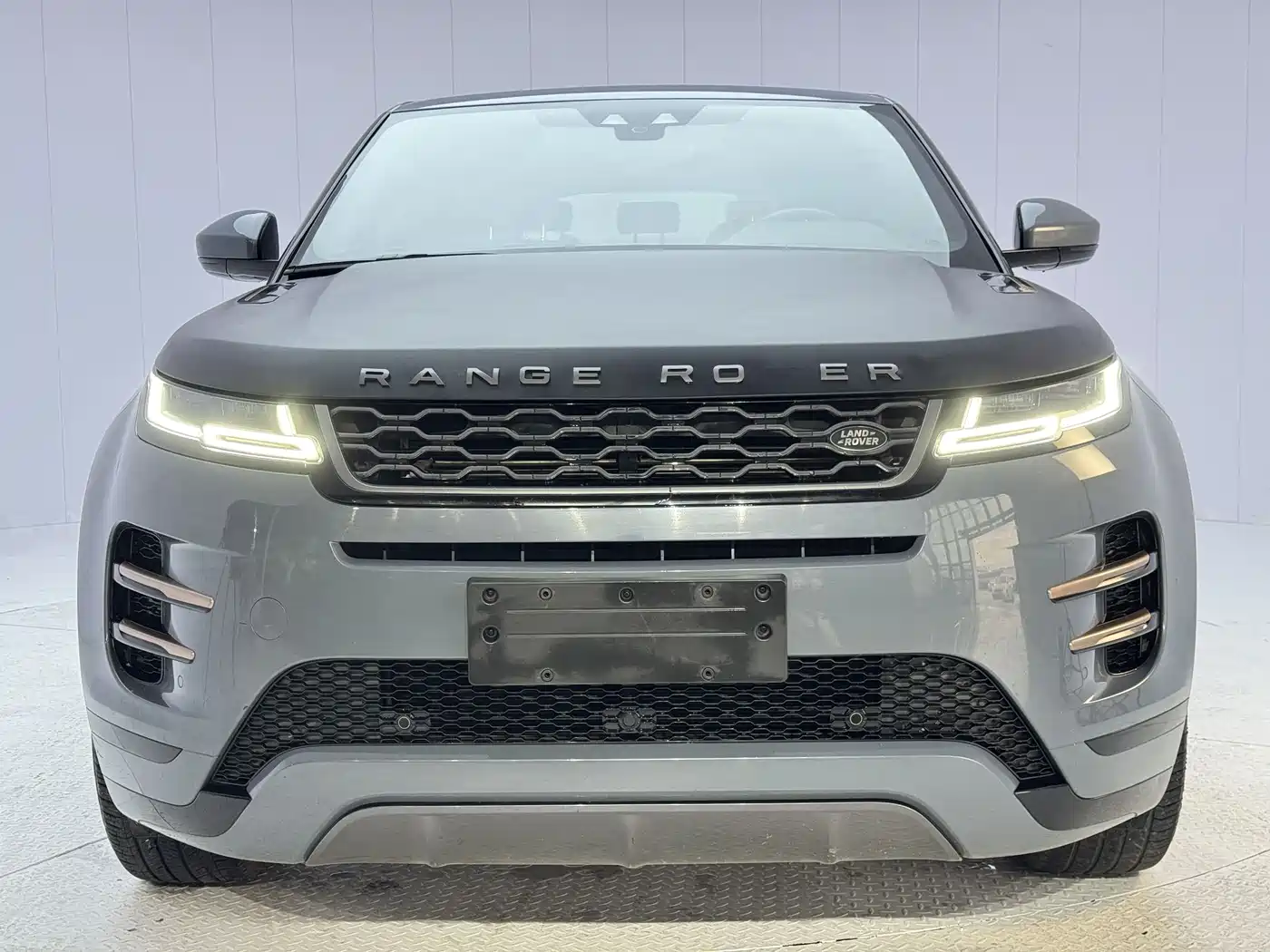 Land Rover Range Rover Evoque 2020 Model 249PS R-DYNAMIC S Gloss Black Sport Edition фото 26