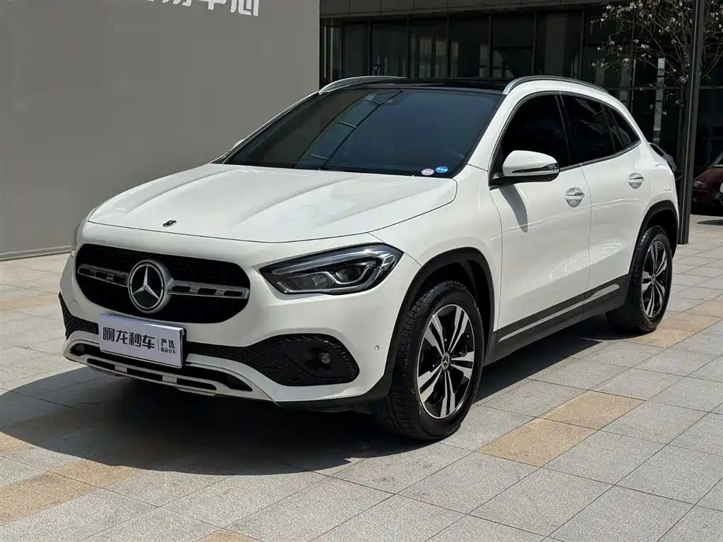 MERCEDES-BENZ GLA