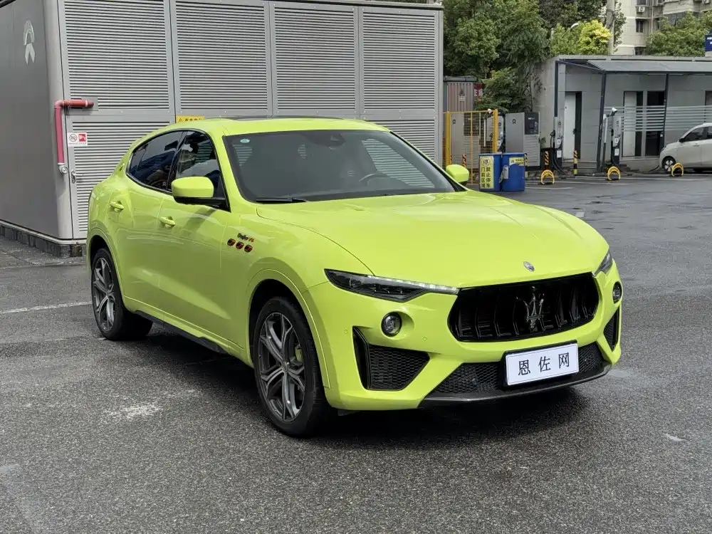 Фото 3 - Maserati Levante