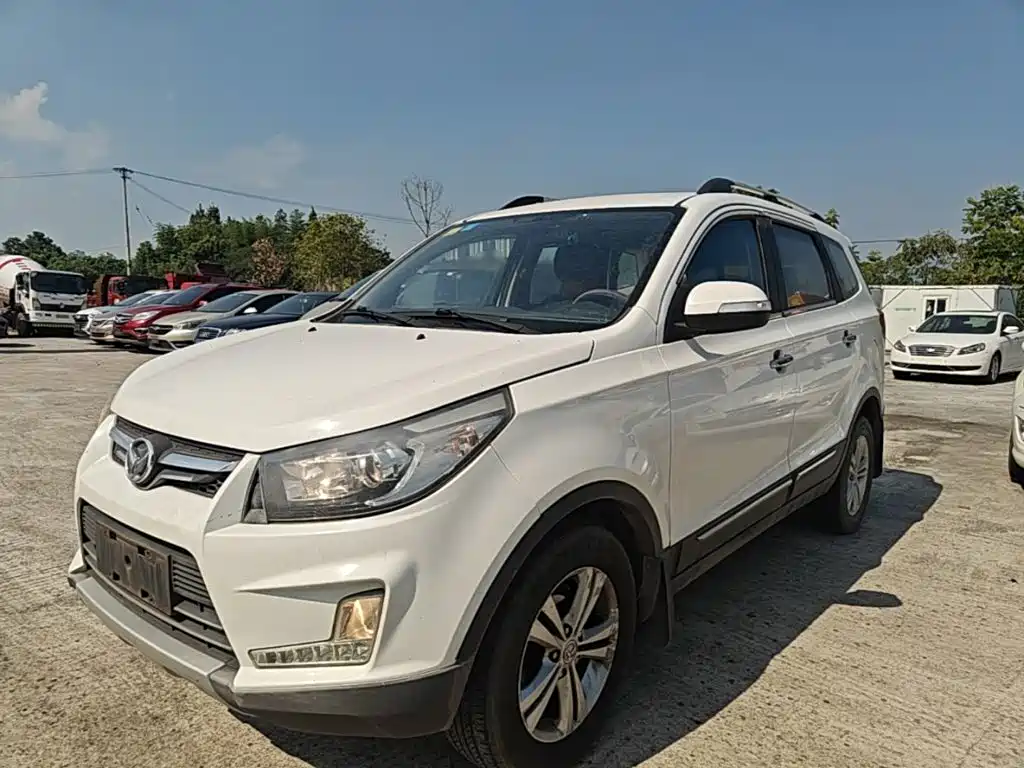 BAIC Huansu S3 2015 2014 1.5L Luxury (China IV)